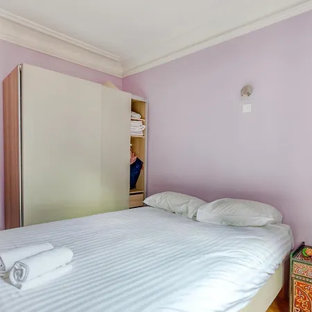 Appartamento Haussmannien - 3 Pieces Avec Balcon Parigi